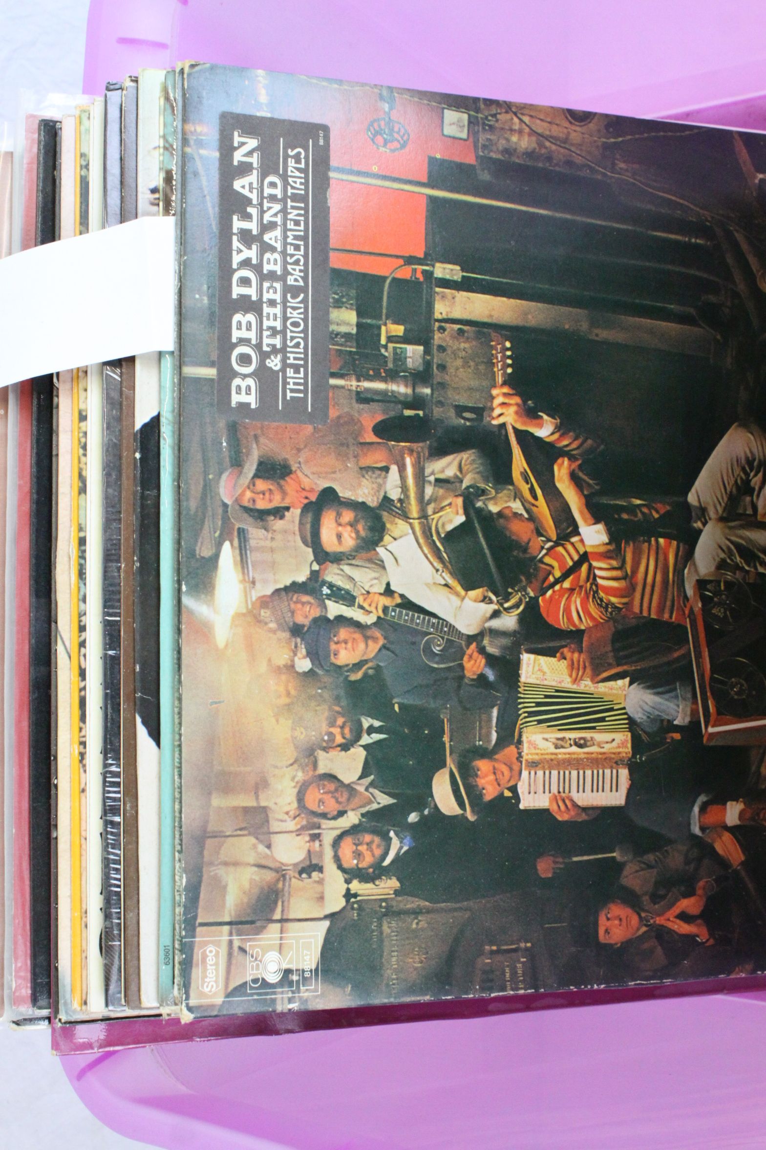 Vinyl - A collection of approximately 30 x mainly Folk LP's to include Cat Stevens, The Byrds, - Image 3 of 8