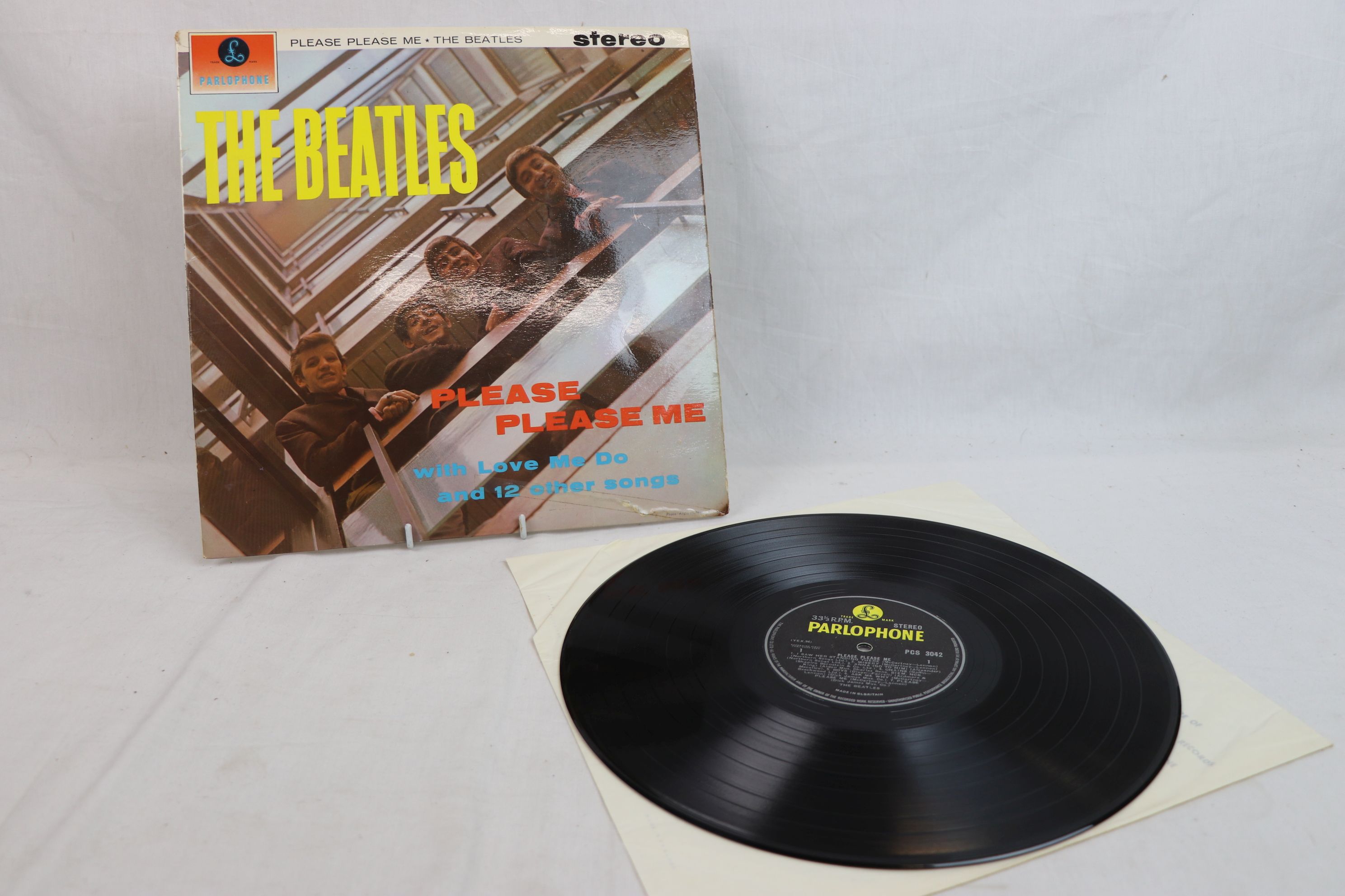 Vinyl - The Beatles Please Please Me PCS3042 yellow and black label, stereo, 33 1/3 rpm to label, - Image 4 of 10