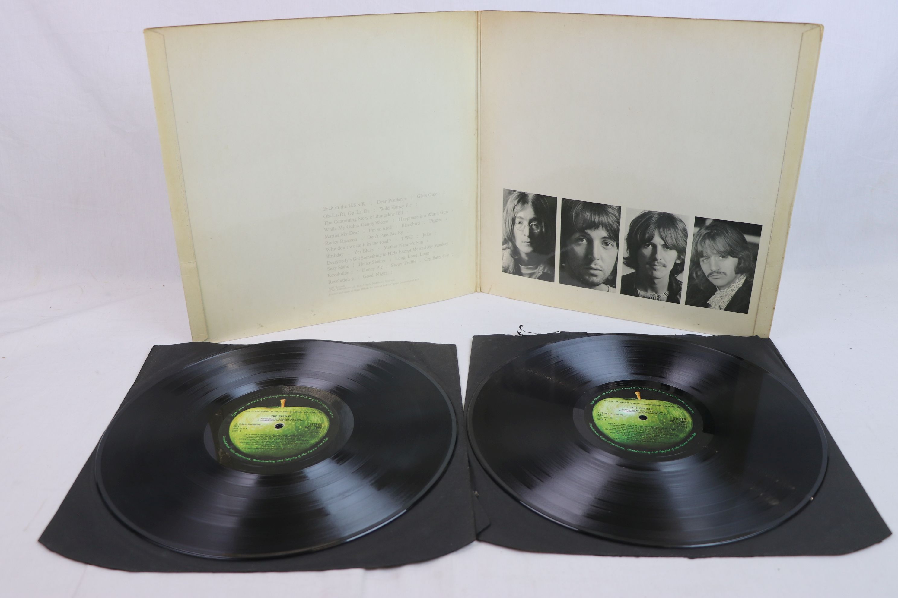 Vinyl - The Beatles White Album Stereo on Apple PCS7068 numbered 0483679, top opener, vinyl vg++, - Image 3 of 7