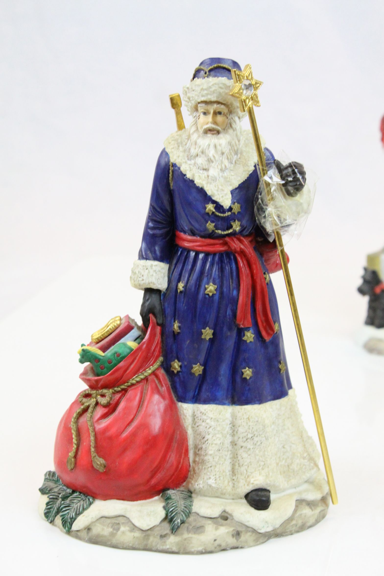 Hamilton Collection set of eight figures from the "International Santa" collection, accented with - Image 4 of 10