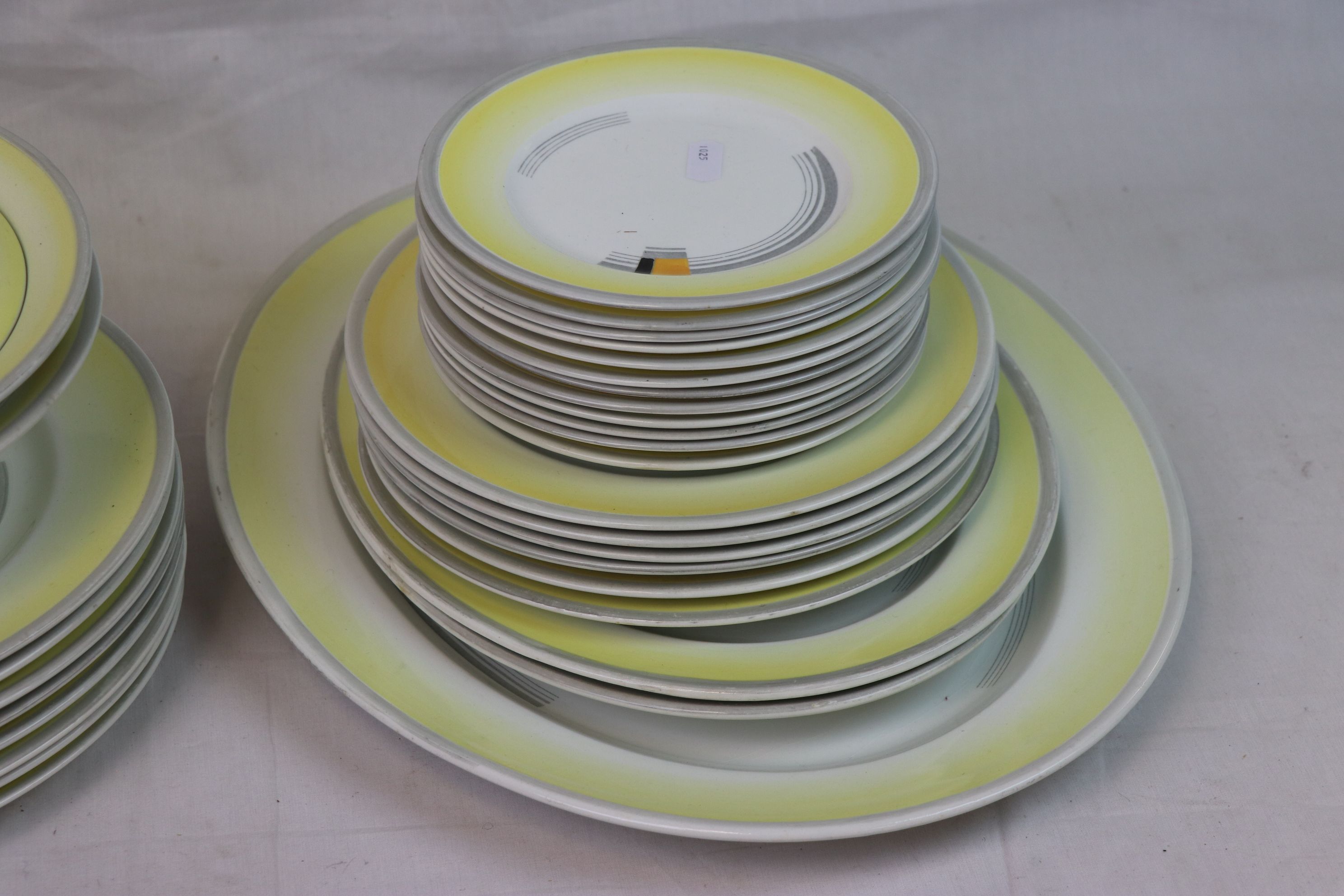 Shelley art deco part dinner service, stylised decoration, to include terrine, oval meat dishes, - Image 5 of 6