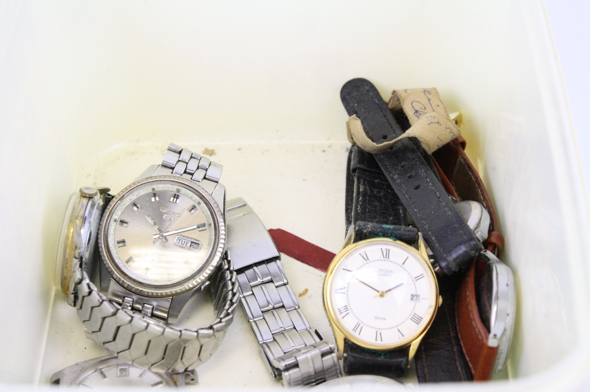 Quantity of vintage wrist watches including Seiko, a box of watch winding stems etc - Image 2 of 5