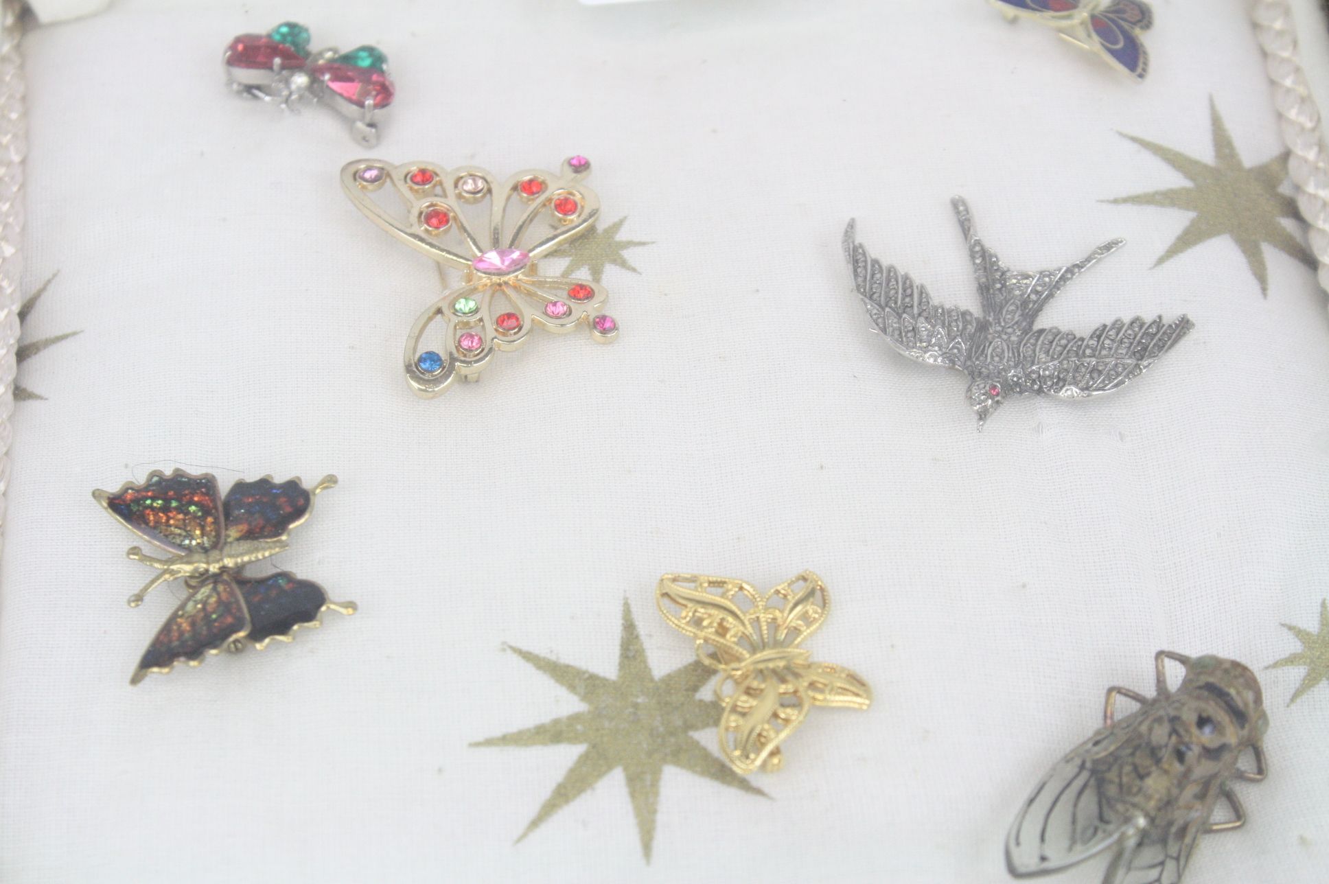 Display case containing vintage and modern brooches including silver & enamel butterfly, bird, bee, - Image 2 of 4