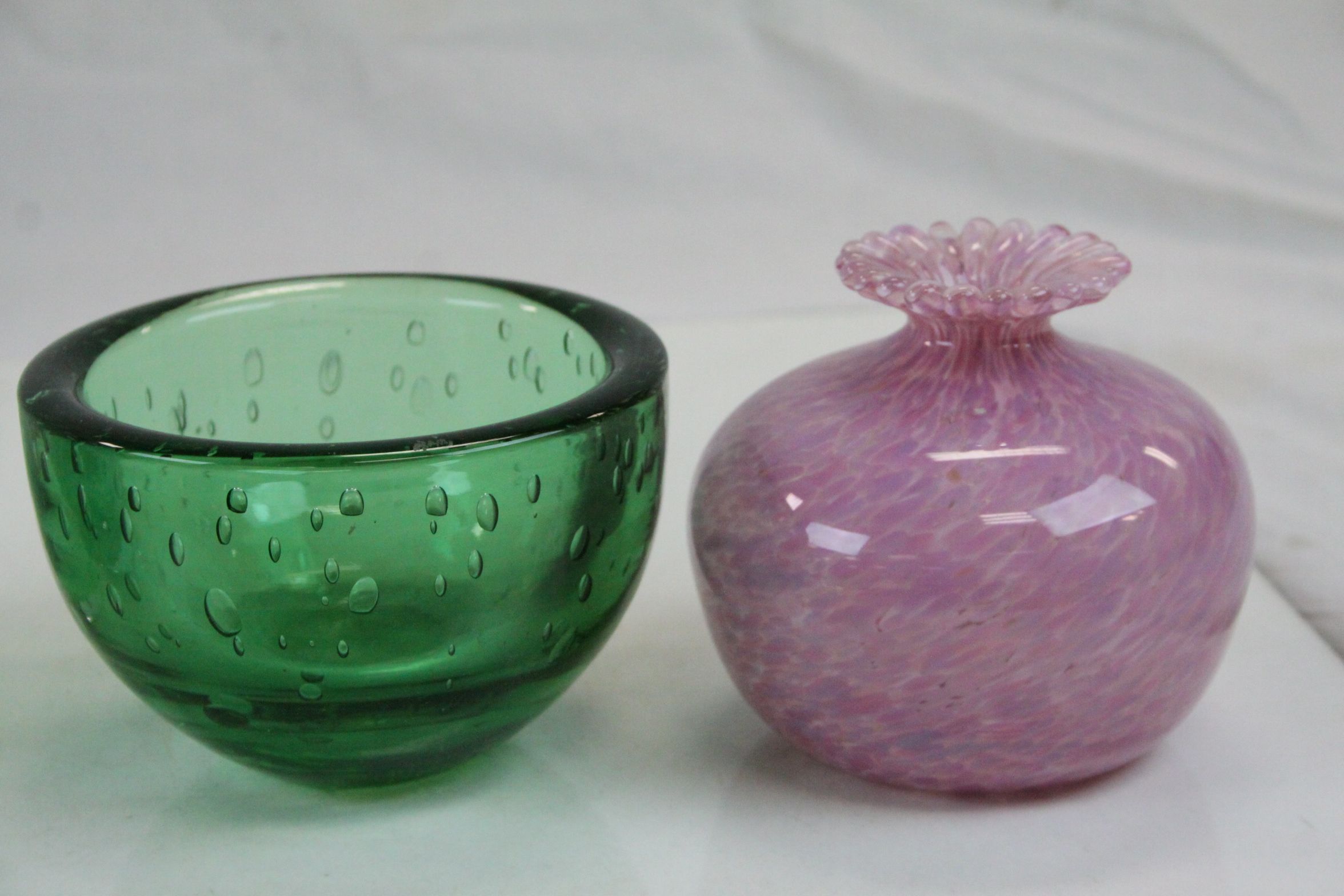 Collection of glassware to include Whitefriars ruby tooth bowl, Mdina pink glass vase and others - Image 5 of 6