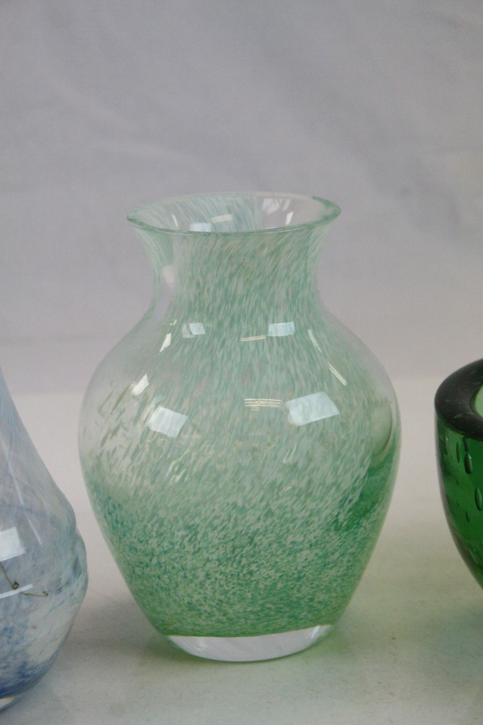Collection of glassware to include Whitefriars ruby tooth bowl, Mdina pink glass vase and others - Image 6 of 6
