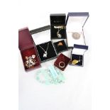 Box of assorted silver jewellery