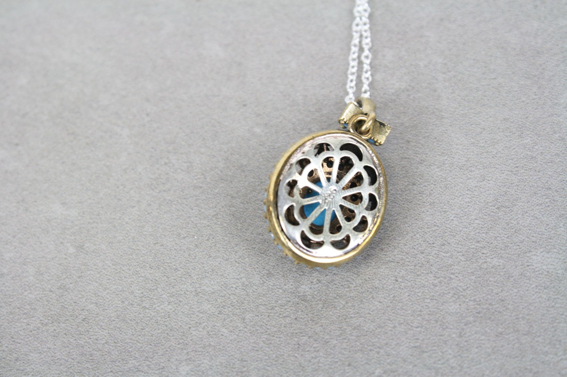 Silver and turquoise pendant necklace - Image 3 of 3