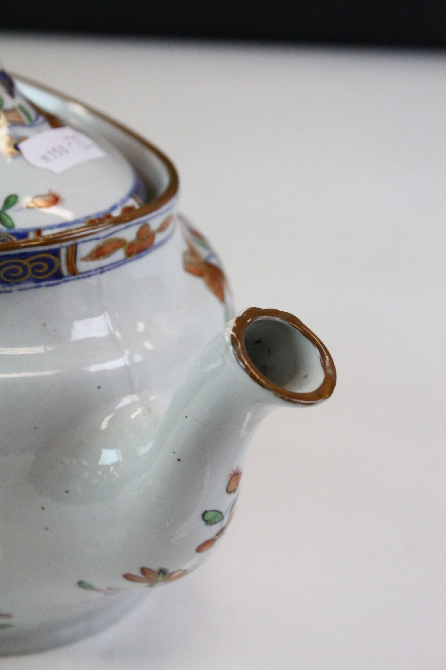 *Spode ceramic Teapot with lid in pattern 2061, know as "Cabbage" or "Tobacco Leaf" pattern, - Image 3 of 7