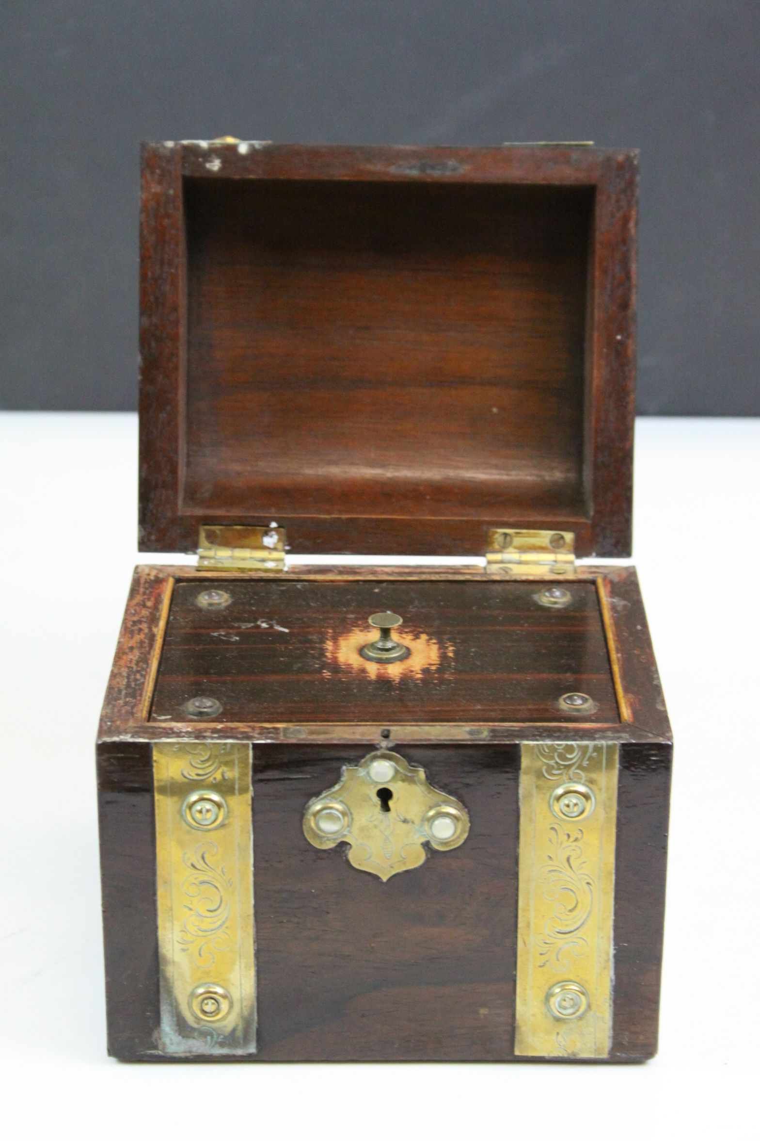 Brass banded single compartment tea caddy with cabouchon mother of pearl to the lock escutcheon - Image 2 of 4