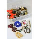 Box of mixed vintage Costume jewellery & other Brooches to include Silver