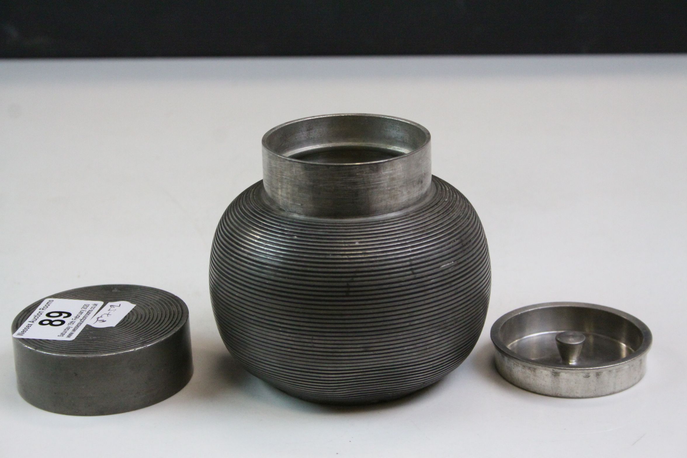 Pewter tea caddy of spherical reeded form, complete with interior lid and cover, height - Image 3 of 4