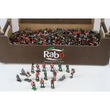 Extensive collection of loose diecast model foot soldiers, mostly Britains, many different regiments