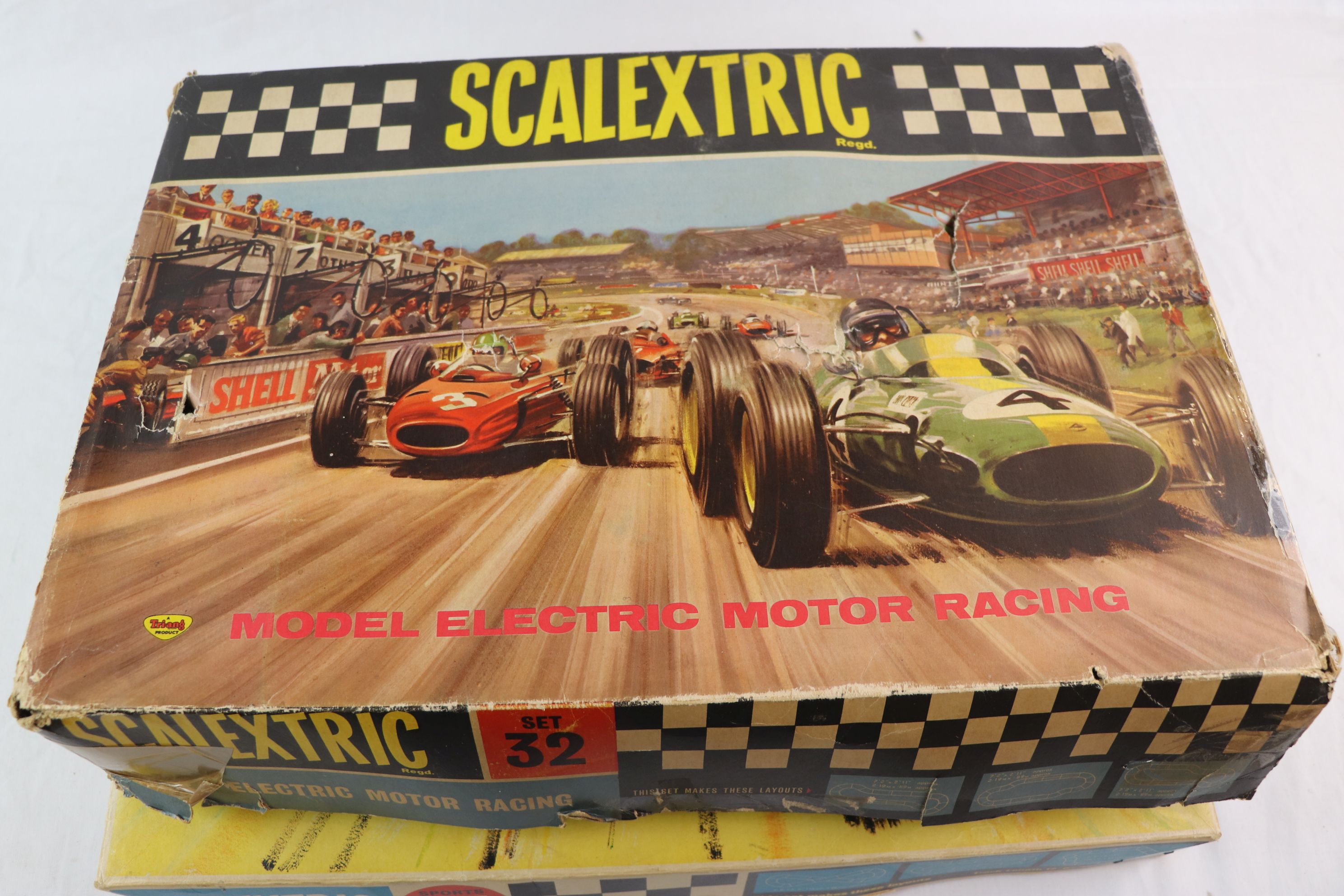 Scalextric - two vintage boxed sets, Sports Set 31 & Set 32, both appear complete, with slot cars - Image 4 of 5