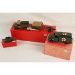 Metal Models - Britains Beetle Lorry, clockwork trailer and 25 pounder Howitzer with key, Britains