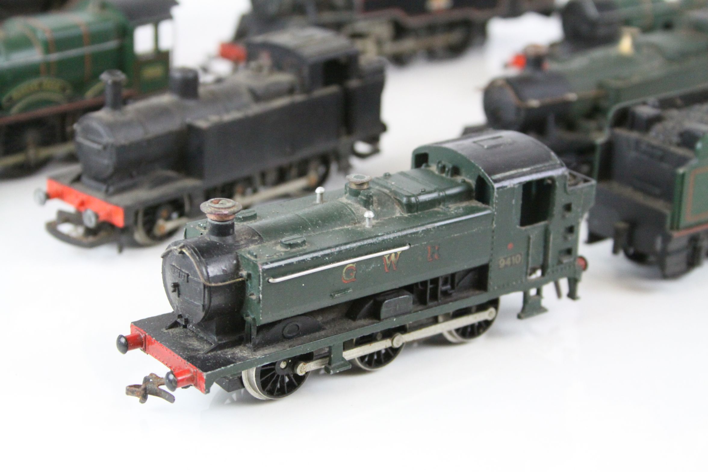 Six OO gauge locomotives to include Hornby R759 Hagley Hall, Triang R354 Lord of the Isles, Hornby - Image 2 of 8