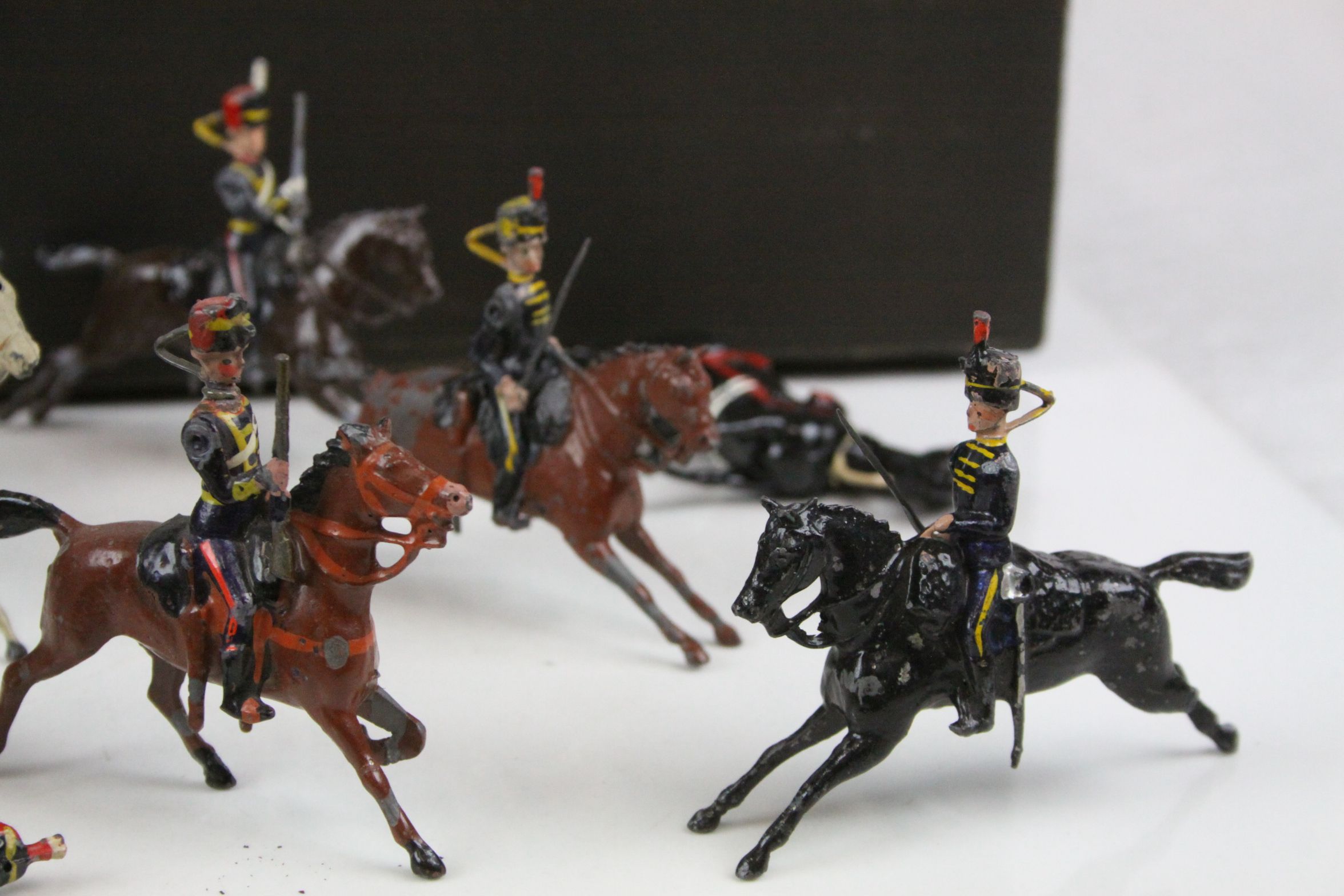 Large collection of loose diecast soldiers on horseback, mostly Britains, many different regiments - Image 4 of 6