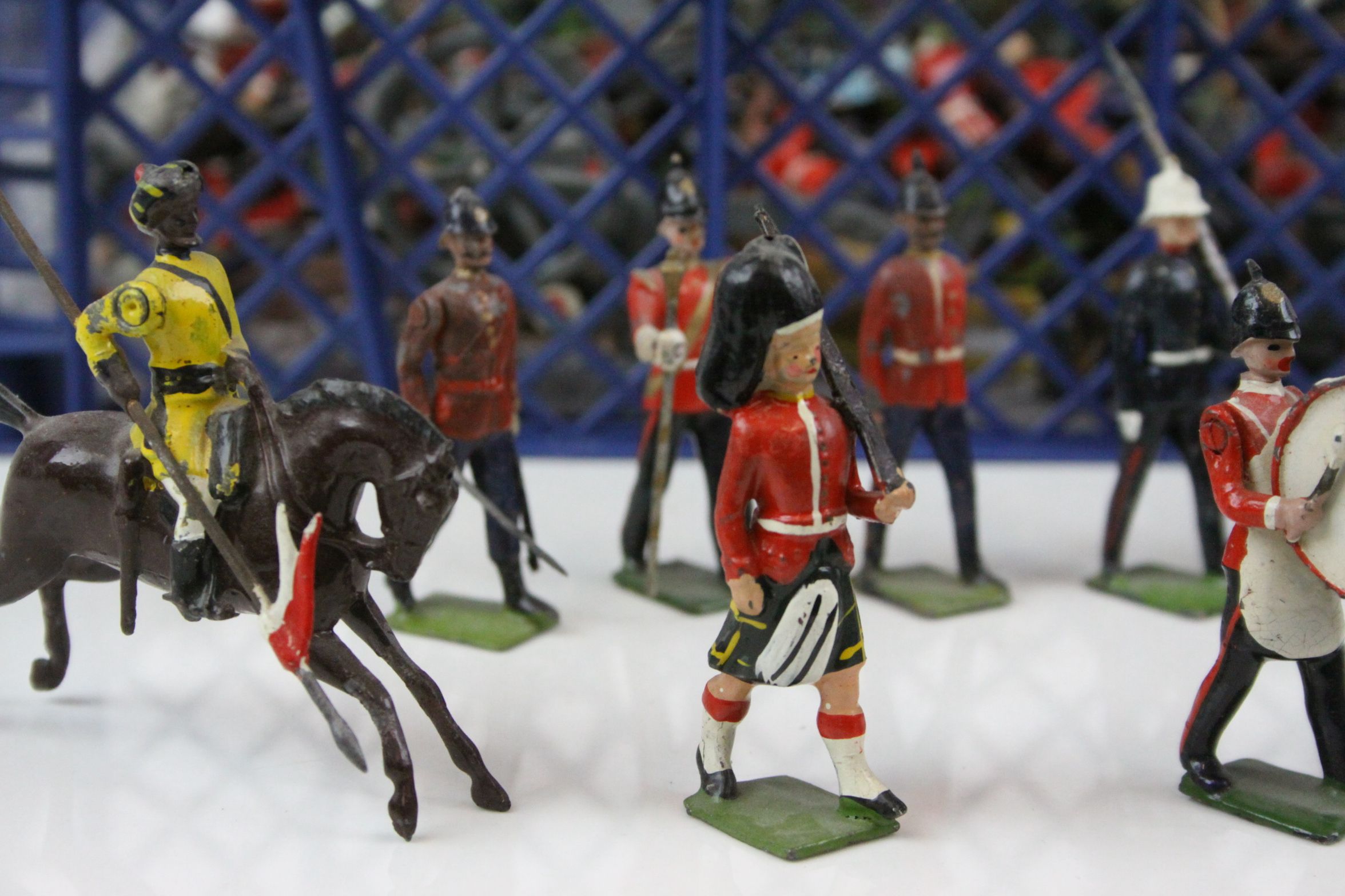 Large collection of loose diecast military figures, to include Britains,mostly foot soldiers, mainly - Image 2 of 7