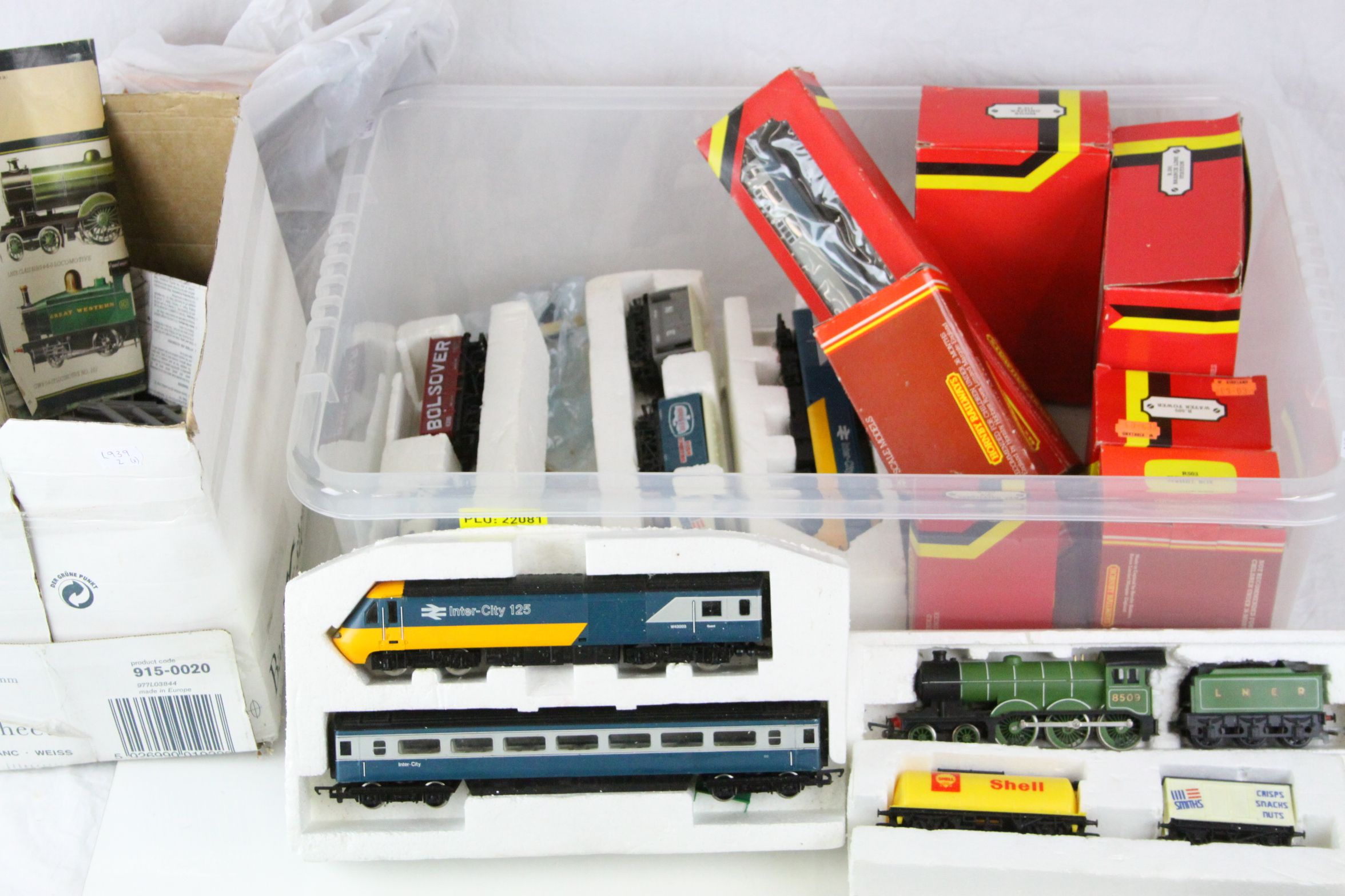 Quantity of Hornby OO gauge model railway to include 2 x Inter City 125 locomotives, 4-6-0 LNER 8509