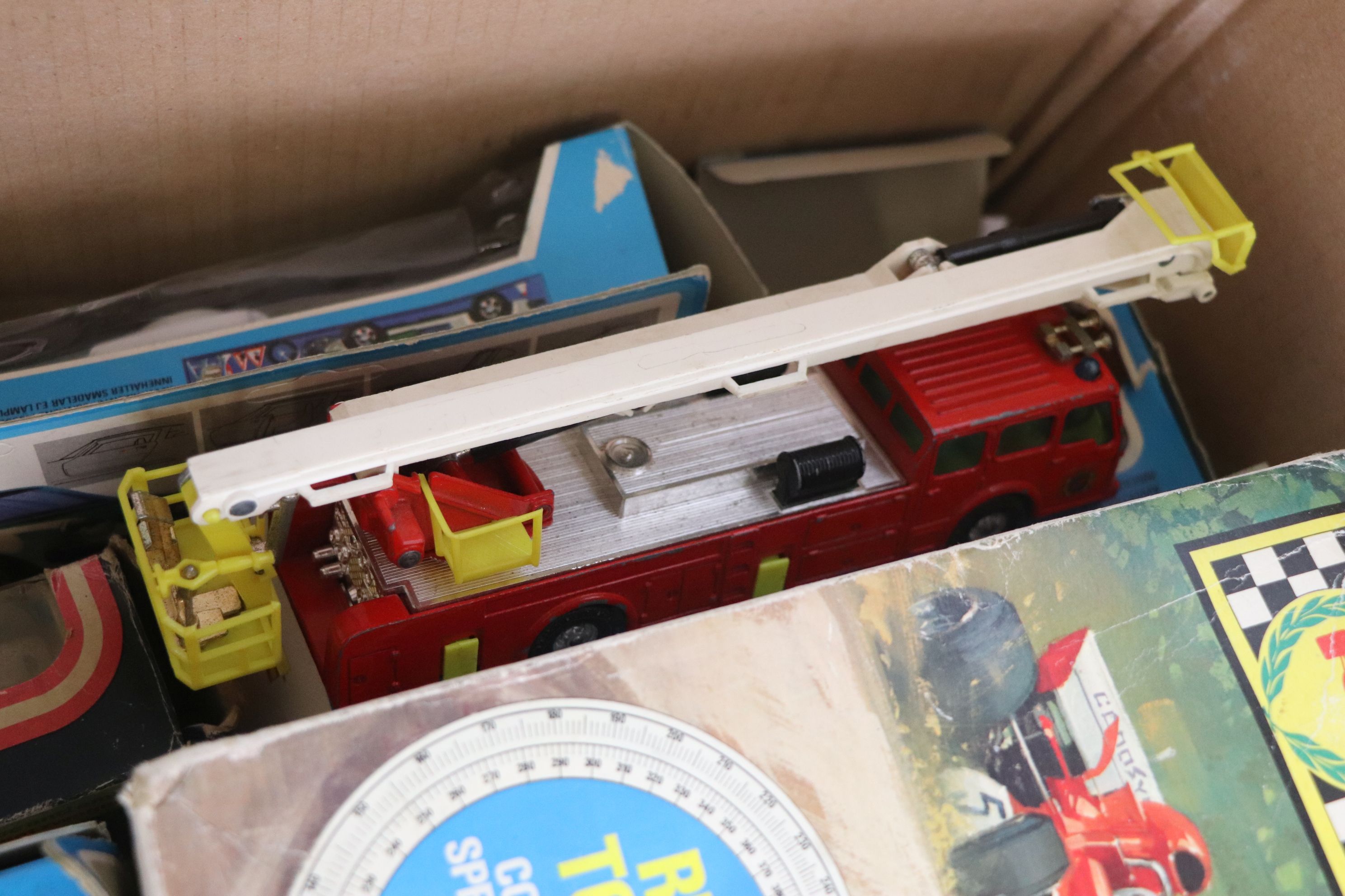 Boxed Scalextric Superspeed model motor racing to include track, slot cars and controllers, power - Image 5 of 5