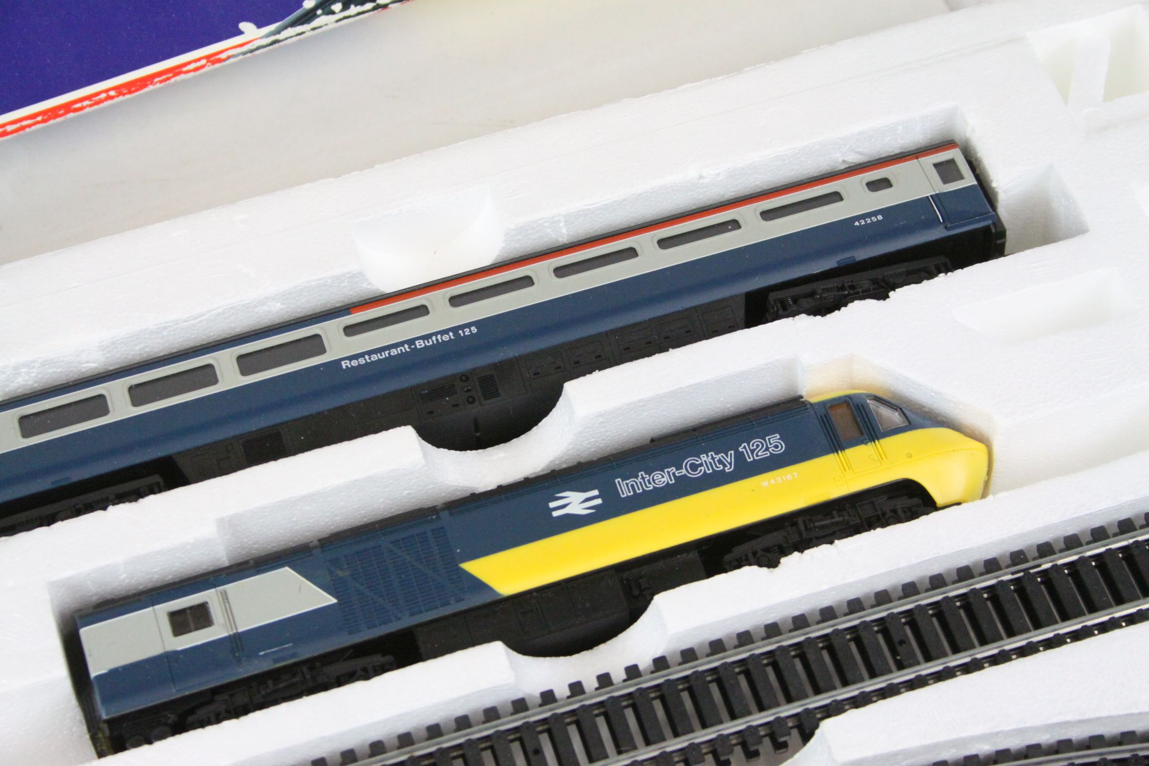 Boxed Lima 107056 InterCity 125 train set with engines and rolling set, appears complete - Image 4 of 5