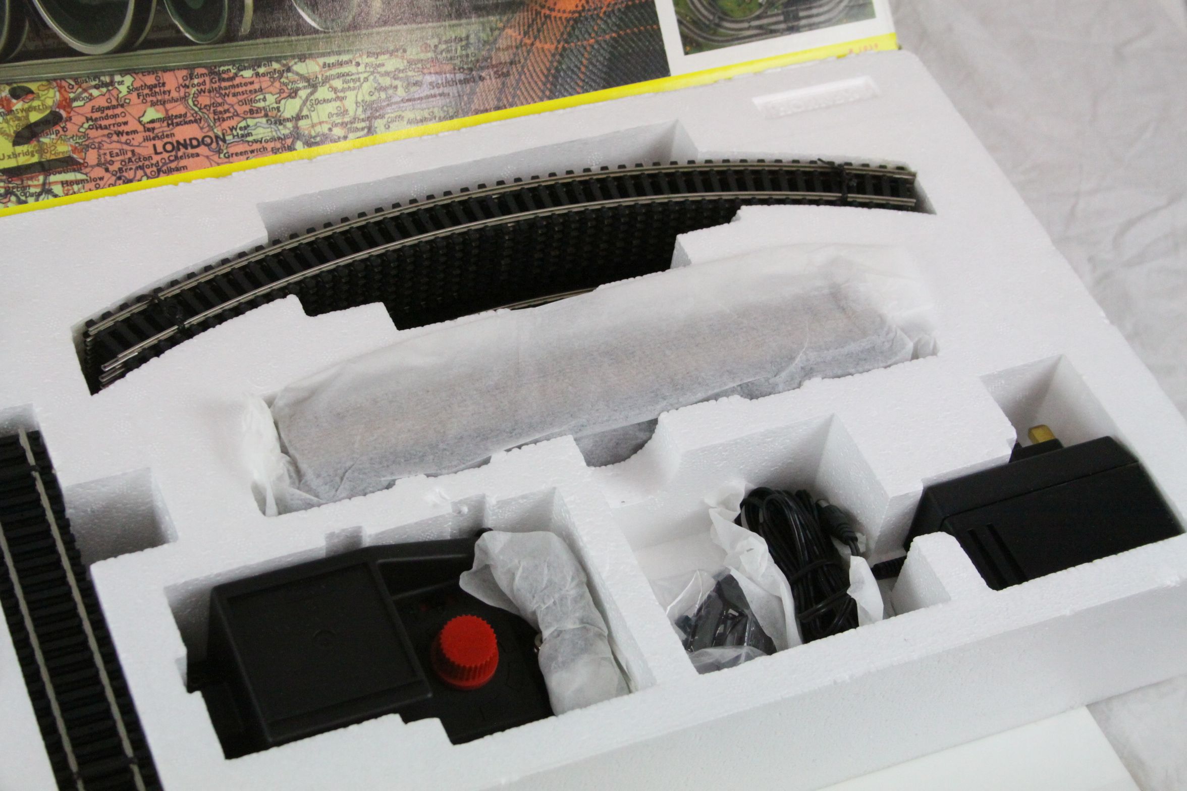 Boxed Hornby OO gauge R1039 Flying Scotsman train set complete and within original paper, with outer - Image 5 of 5