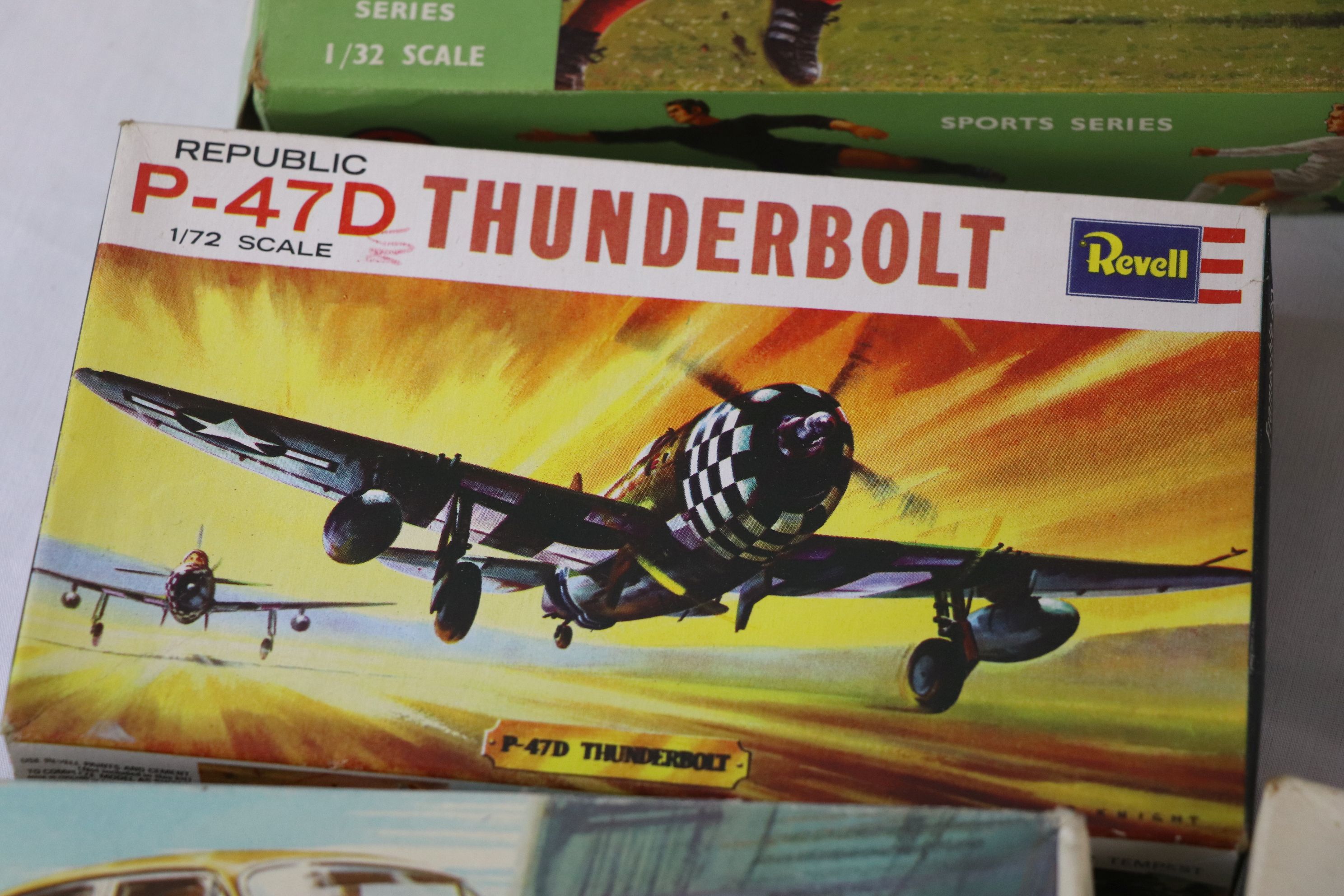 Collection of 13 boxed plastic model kits, various scales, to include Airfix Jaguar 420, BR Mogul, - Image 7 of 15