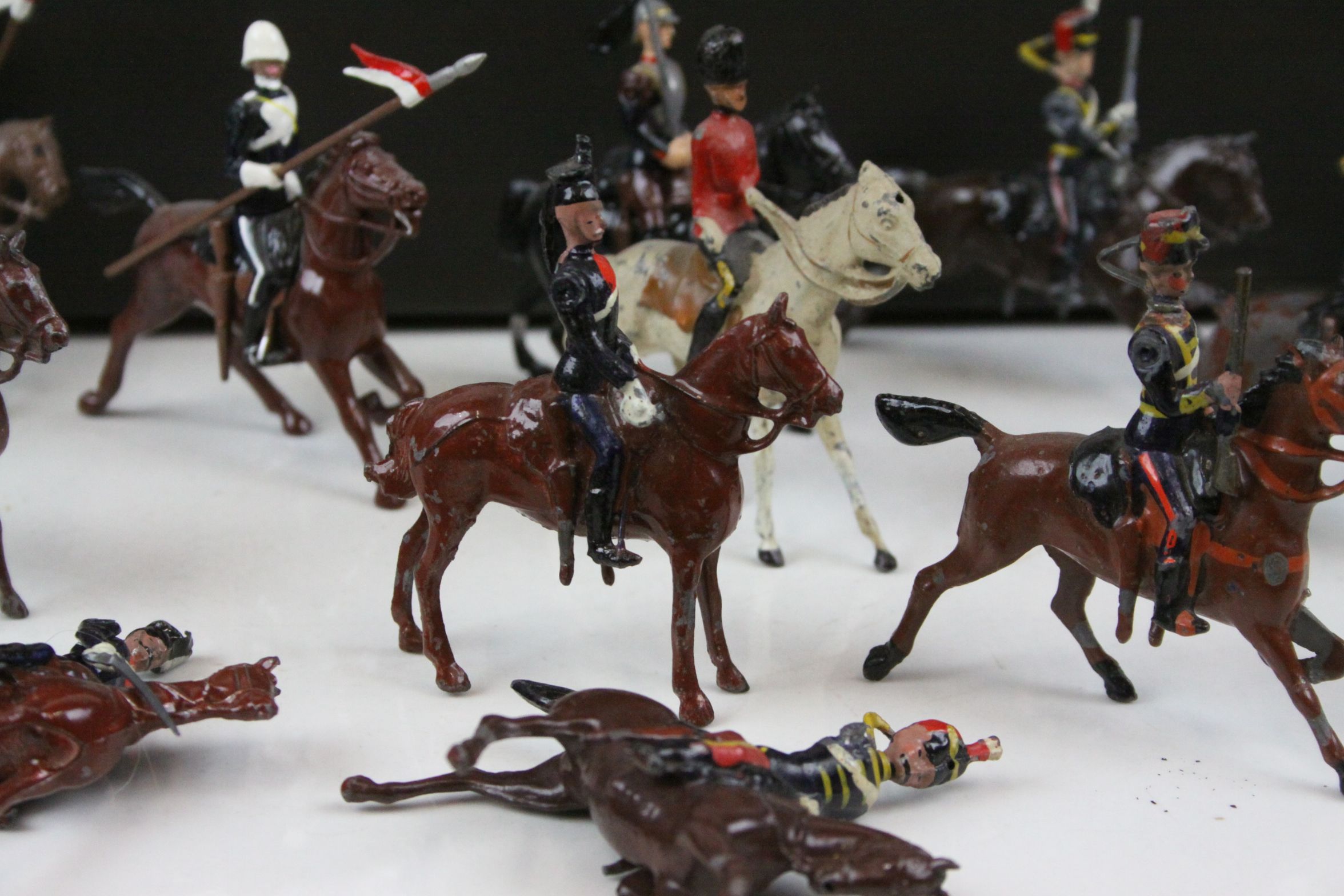 Large collection of loose diecast soldiers on horseback, mostly Britains, many different regiments - Image 3 of 6