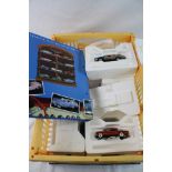 10 Franklin Mint diecast models in polystyrene cases, plus The Classic Cars of the 50s book and