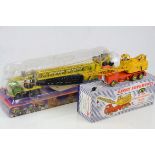 Two boxed diecast Construction models to include Siku 4011 Tower Construction Crane (diecast