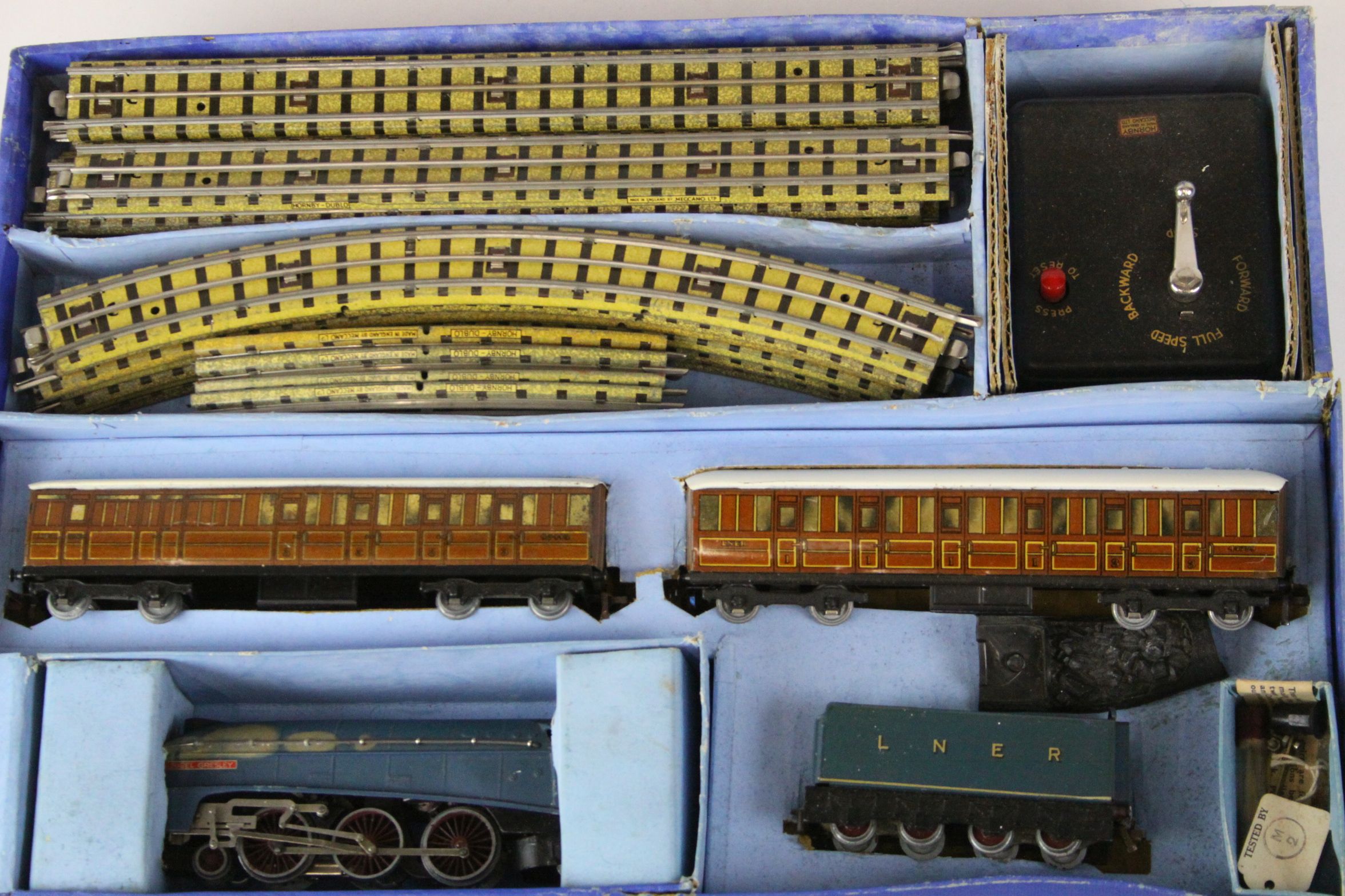 Boxed Hornby Dublo EDP1 Passenger Train Set with Sir Nigel Gresley locomotive (play worn), rolling - Image 2 of 12