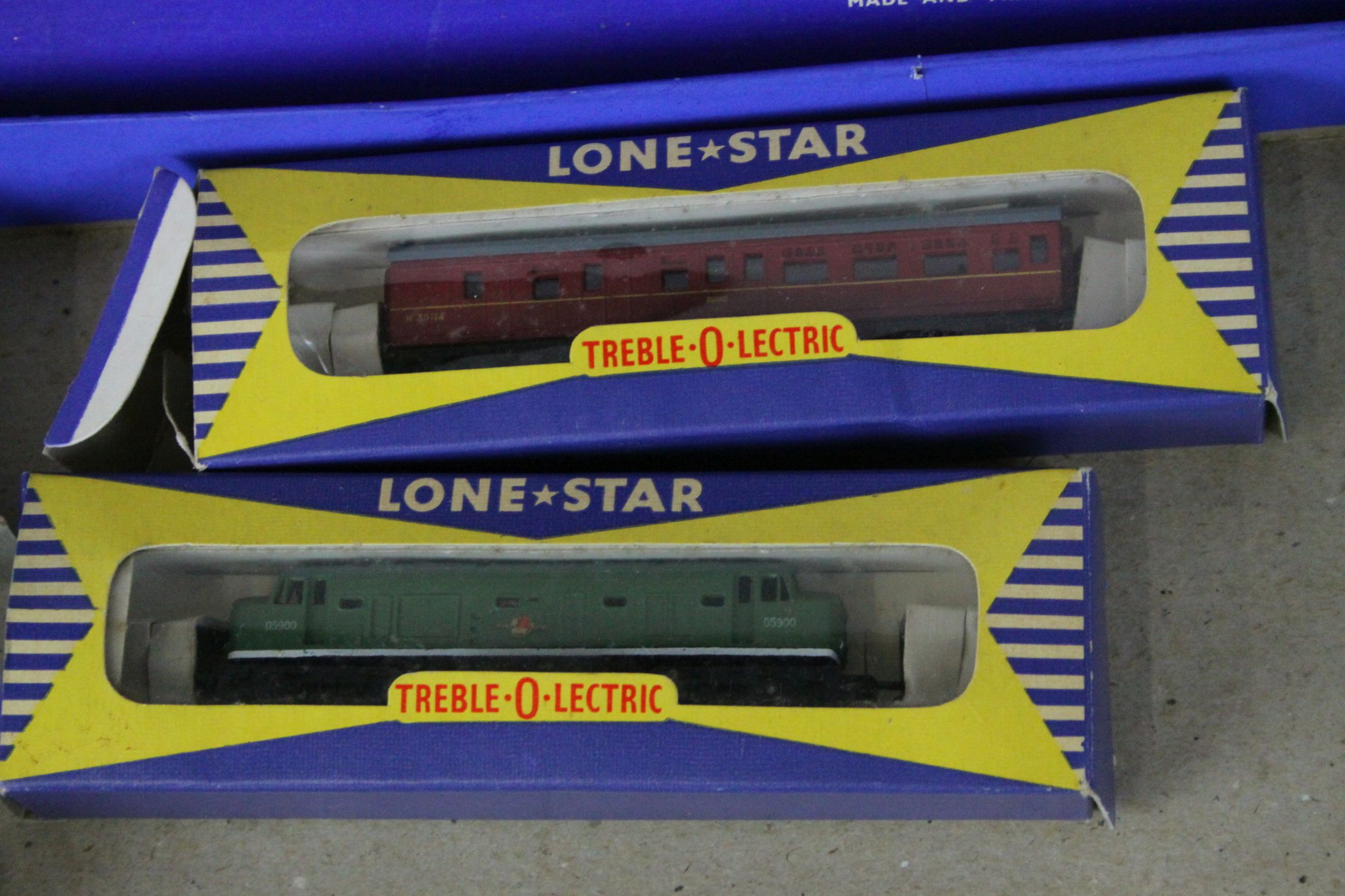 Collection of Lone Star Treble O OOO model railway to include boxed D5900 BR Diesel, 2 x boxed - Image 2 of 4