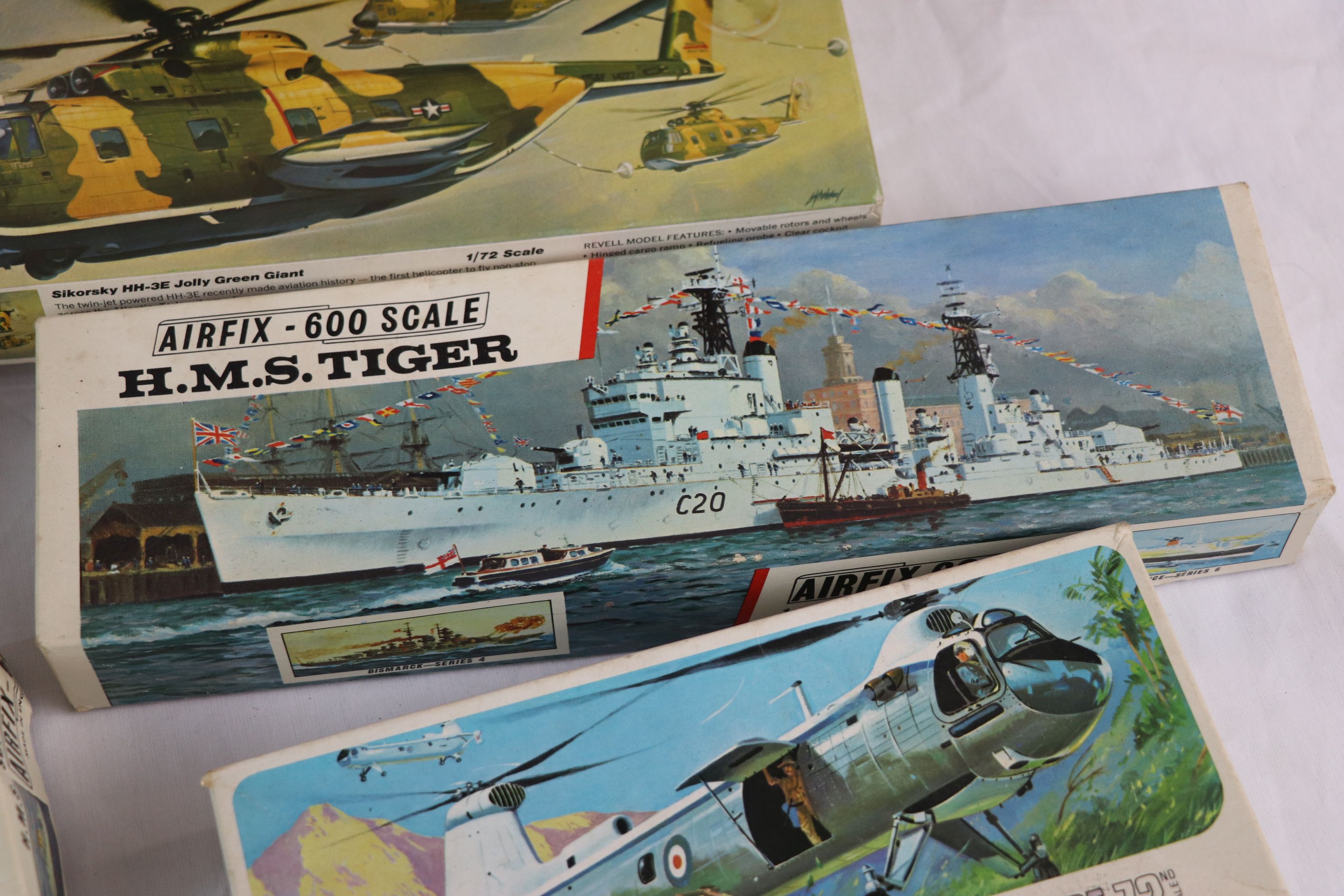 Collection of 13 boxed plastic model kits, various scales, to include Airfix Jaguar 420, BR Mogul, - Image 14 of 15