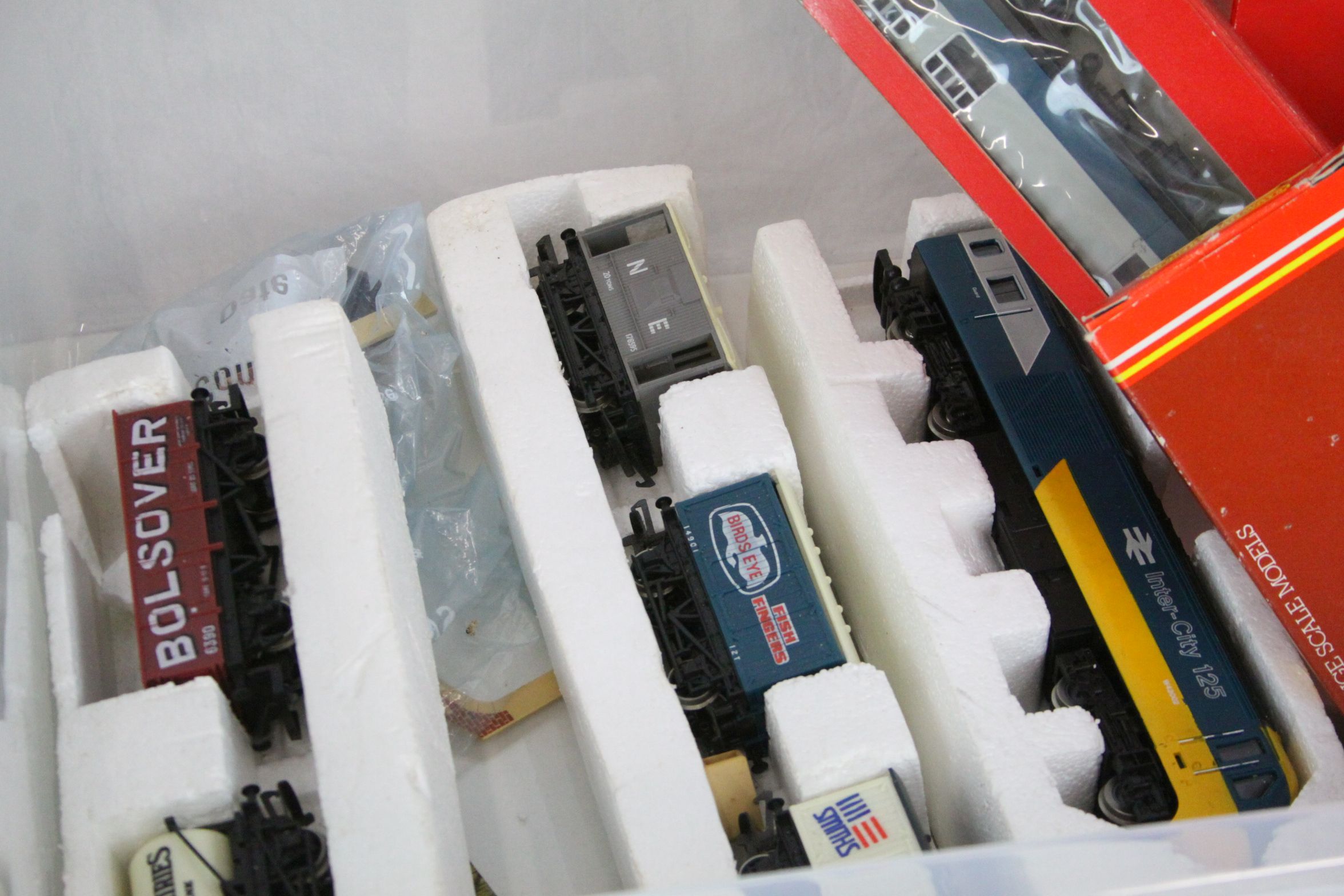 Quantity of Hornby OO gauge model railway to include 2 x Inter City 125 locomotives, 4-6-0 LNER 8509 - Image 4 of 6