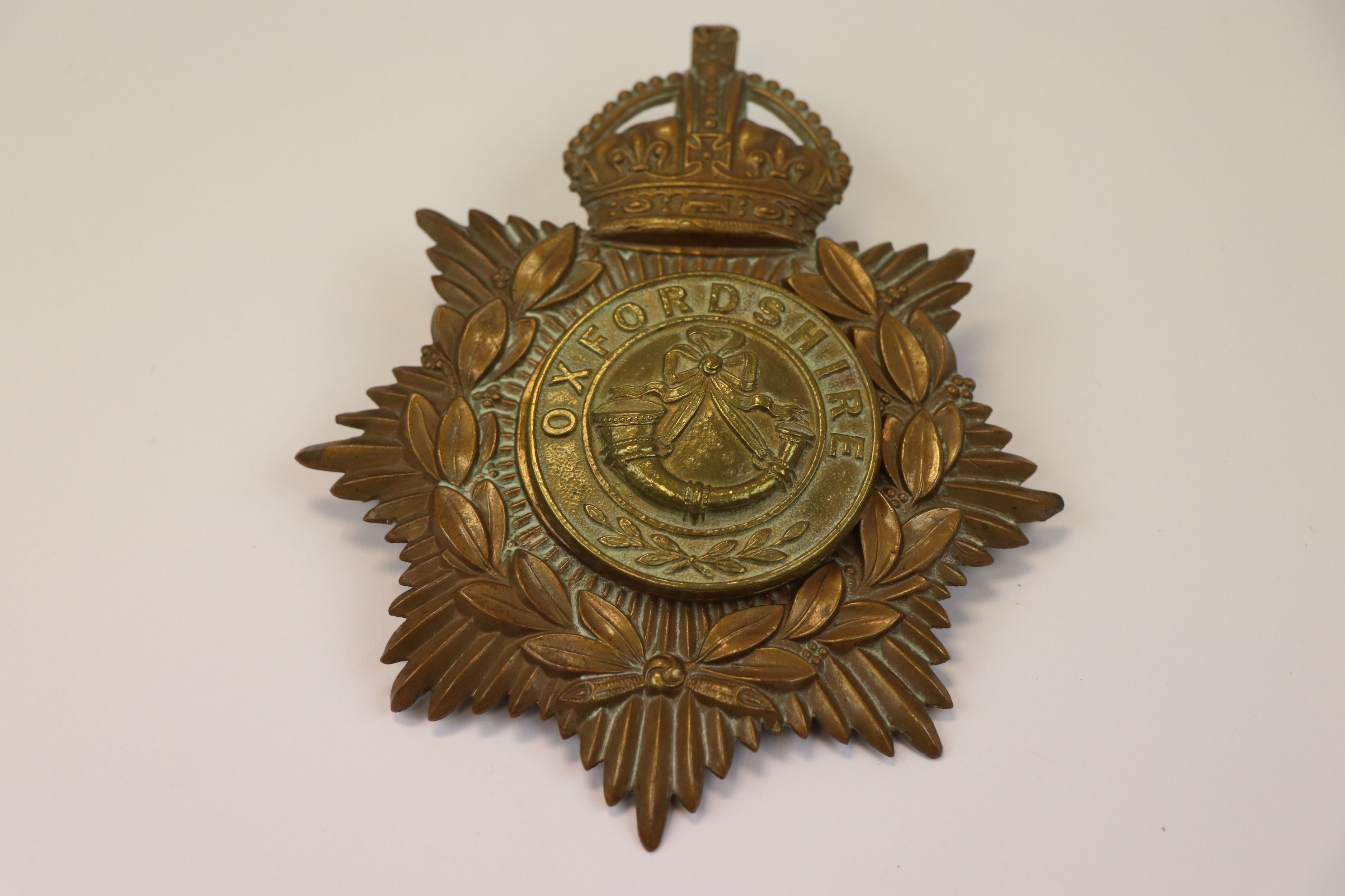 A Vintage Brass Kings Crown Helmet Plate With Oxfordshire Regiment Centre Badge. - Image 2 of 7