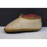 Early 20th Century pin cushion in the form of a ballet slipper