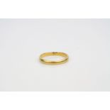 22ct yellow gold wedding band, plain polished D shaped shank, band width approximately 2.5mm, ring