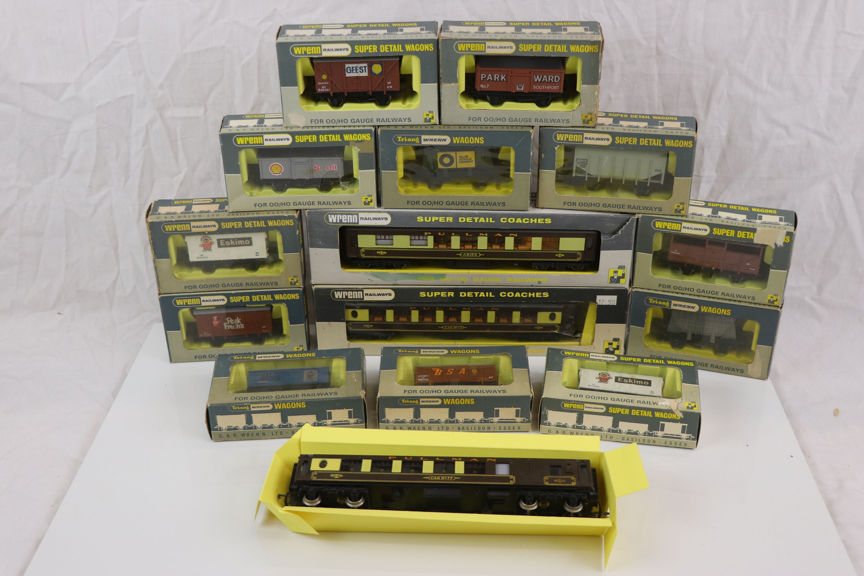 14 Boxed OO gauge Wrenn items of rolling stock to include W6001 Pullman Car 2nd Class, W6002 Pullman