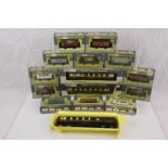 14 Boxed OO gauge Wrenn items of rolling stock to include W6001 Pullman Car 2nd Class, W6002 Pullman