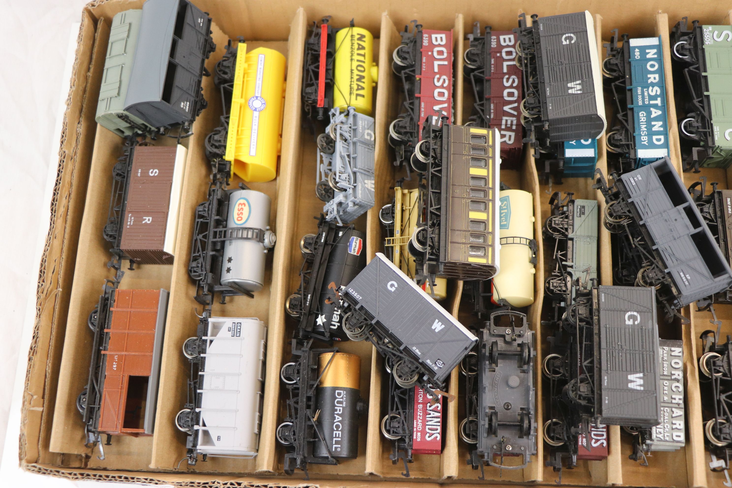 38 Items of 00 gauge rolling stock to include Bachmann, Hornby, Wrenn etc - Image 6 of 9