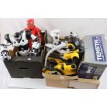 Six robots to include a boxed Teksta V2 The Robotic Puppy, Wow Wee Robosapian, Wow Wee