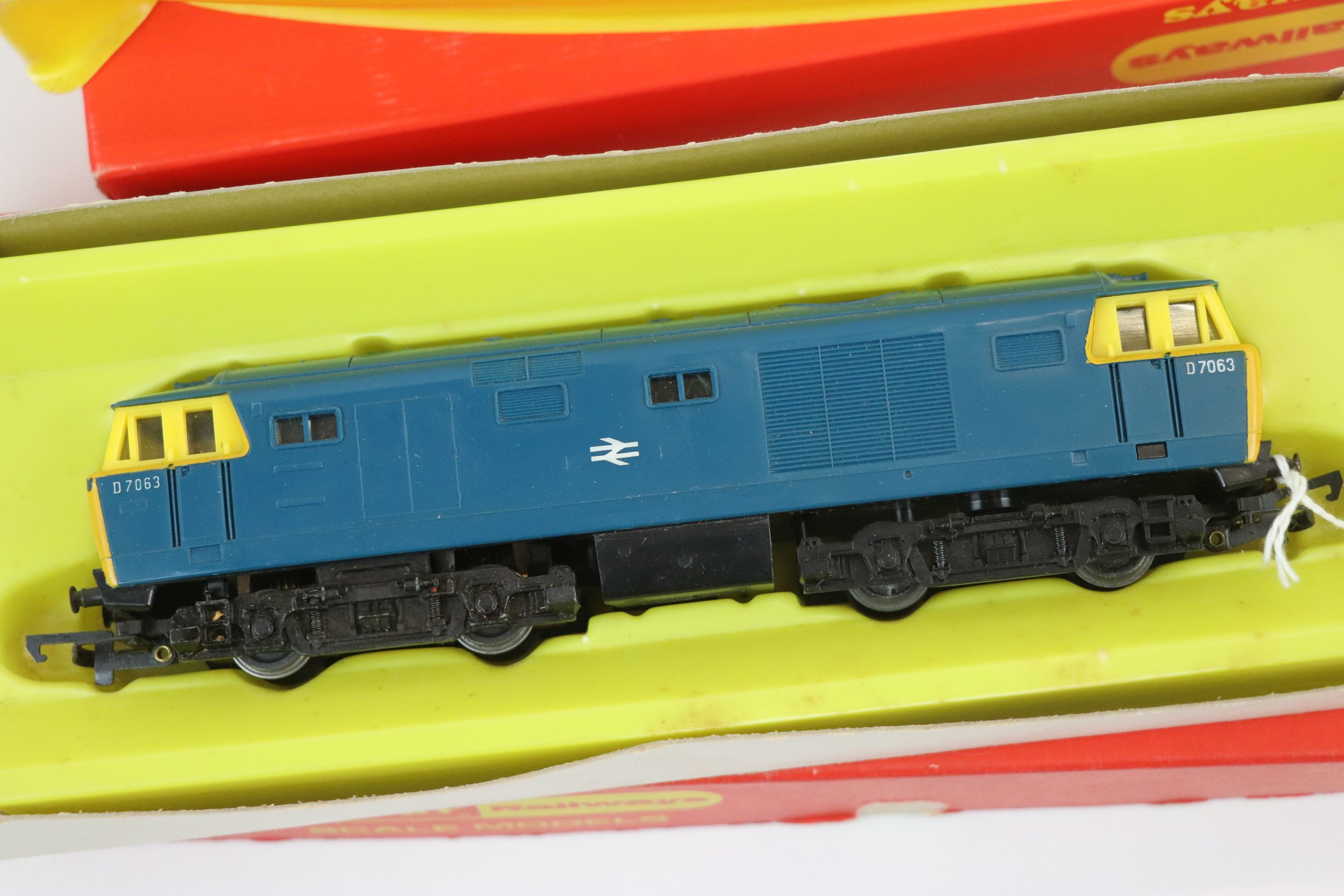 Boxed Hornby OO gauge R758 BR Hymek Diesel Hydraulic Locomotive plus a boxed Hornby OO gauge R739 - Image 7 of 9