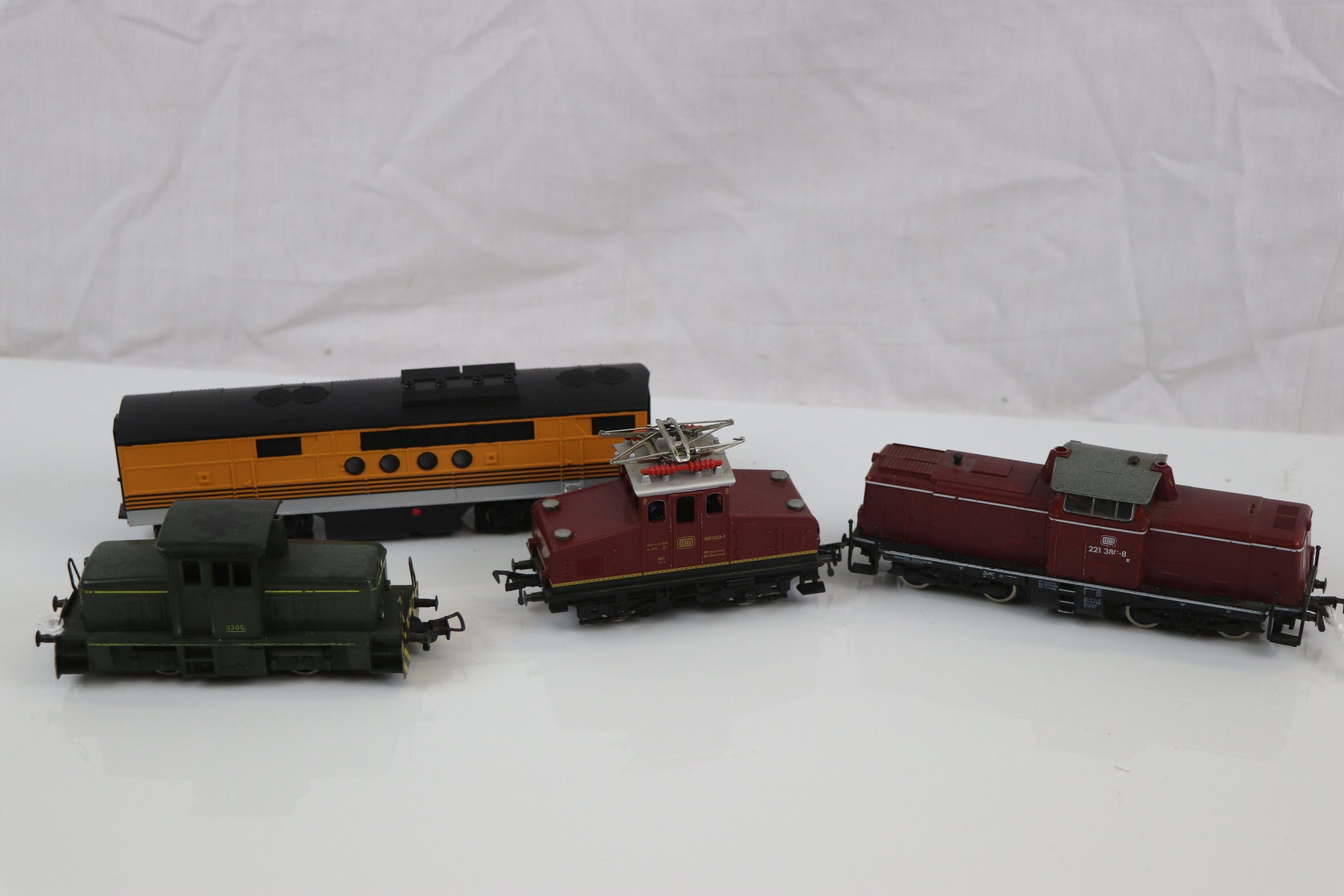 Four HO scale locomotives to include Fleischmann x 3 and Bachmann