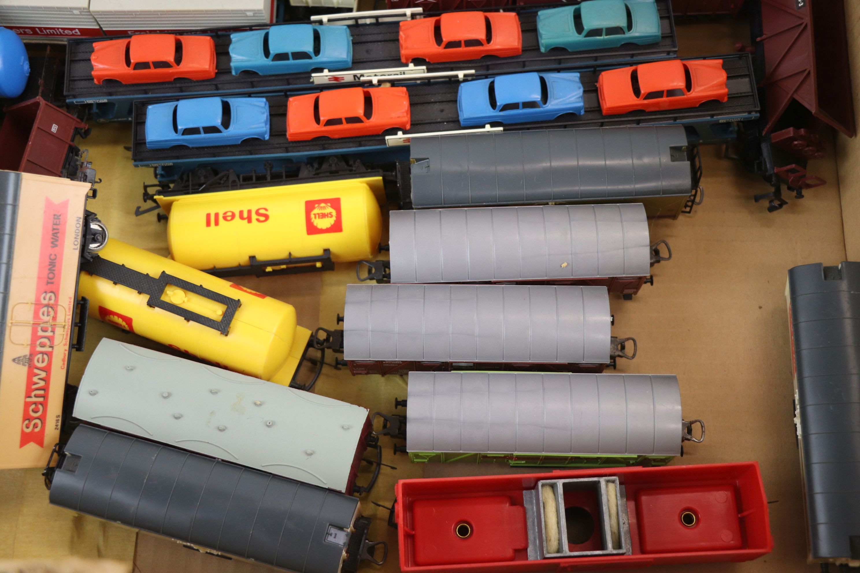 38 OO gauge items of rolling stock to include Jouef, Wrenn, Lima, Hornby etc - Image 6 of 7