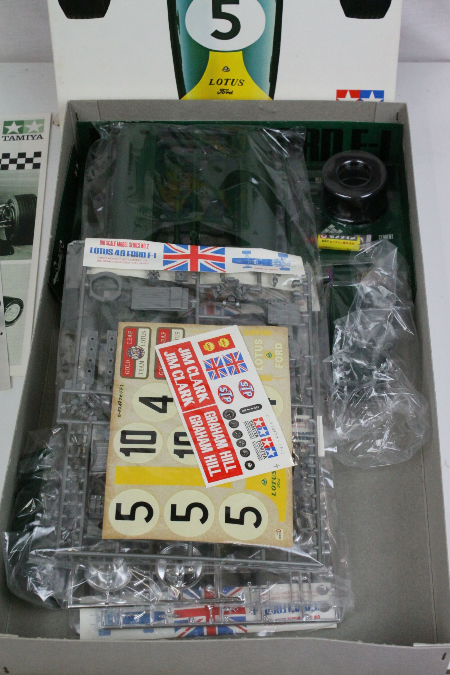 Boxed and unbuilt Tamiya 1:12 Lotus 49 Ford F1 plastic model kit, complete and excellent, very small - Image 2 of 5