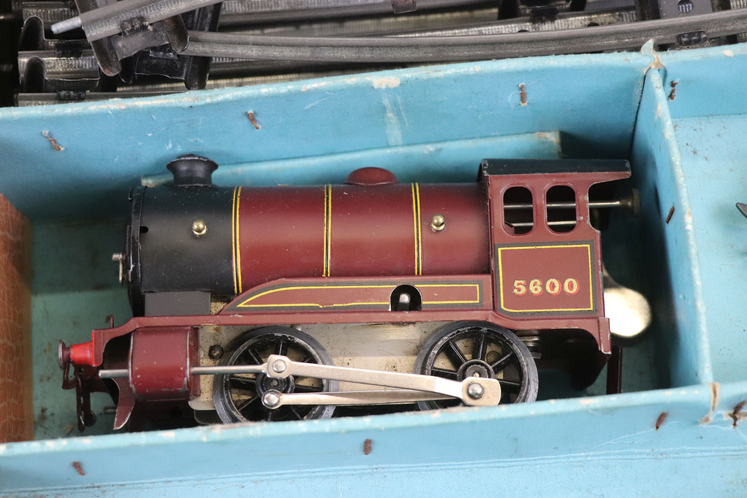 Boxed Hornby O gauge clockwork No 601 Goods Set with 0-4-0 LMS 5600 locomotive in maroon, track - Image 4 of 7