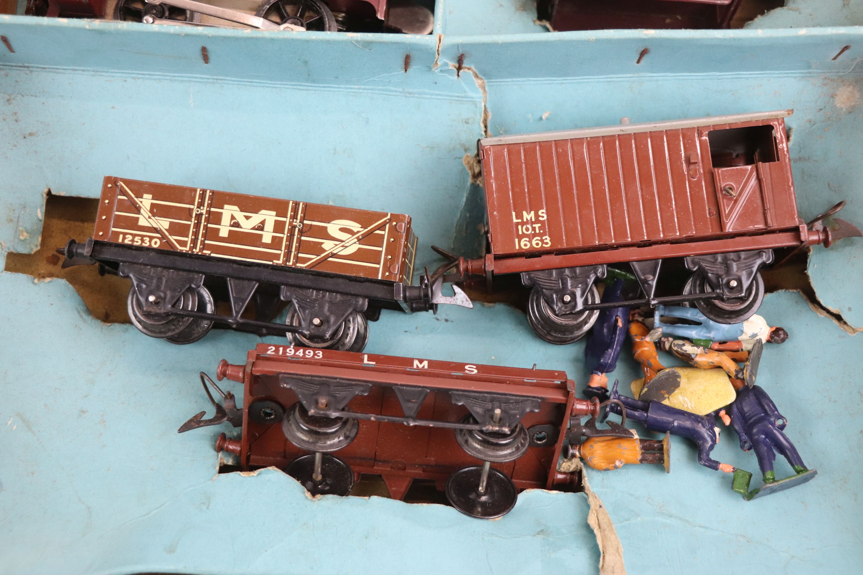 Boxed Hornby O gauge clockwork No 601 Goods Set with 0-4-0 LMS 5600 locomotive in maroon, track - Image 6 of 7