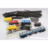 Group of OO gauge model railway to include 6 x items of Hornby rolling stock, 0-4-0 6042 tank