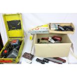 Quantity of OO & HO gauge model railway to include boxed Marx HO Battery Operated electric train