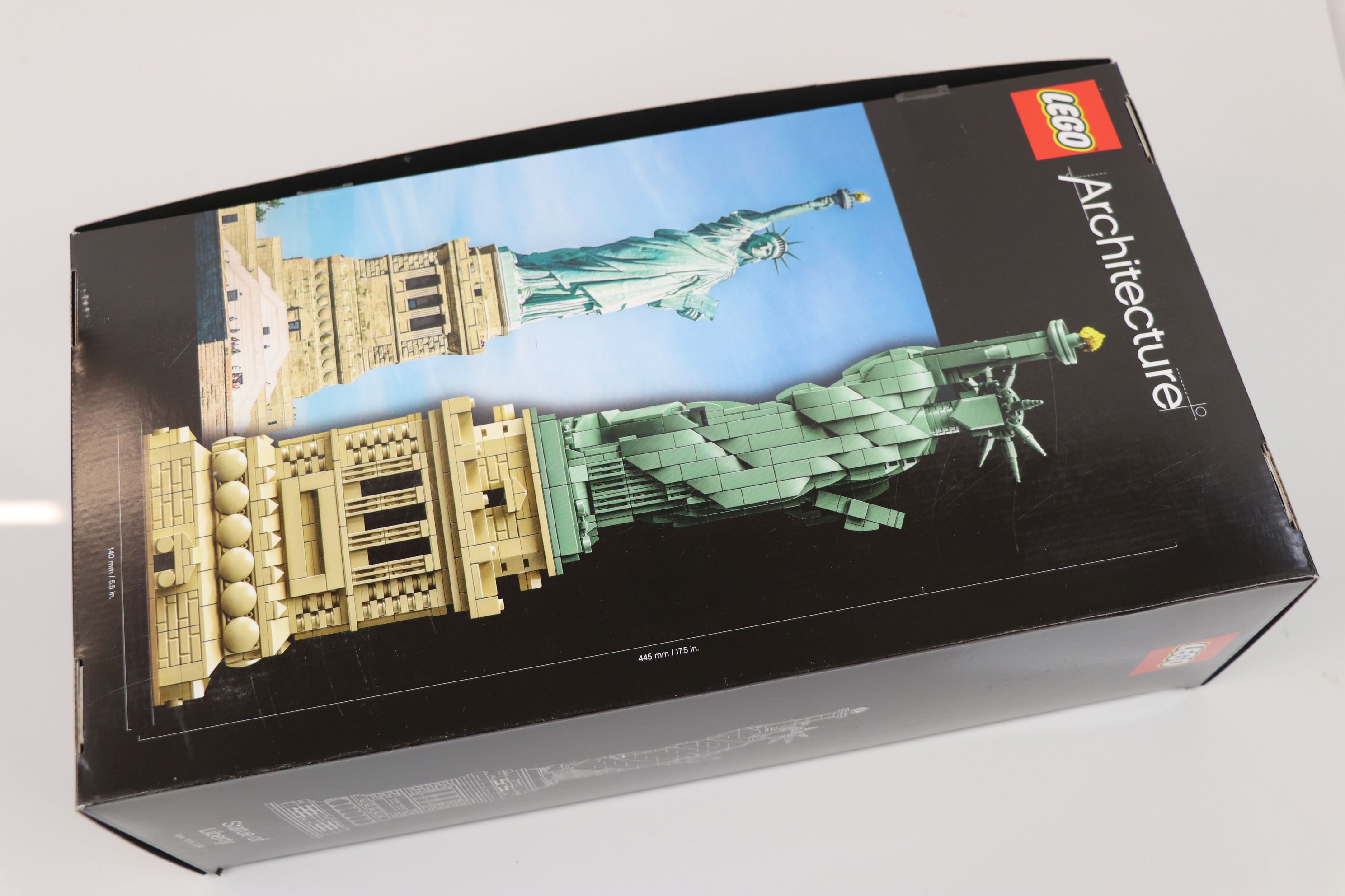 Lego - Two boxed Lego Architecture sets to include 21042 Statue of Liberty and 21034 London, both - Image 8 of 14