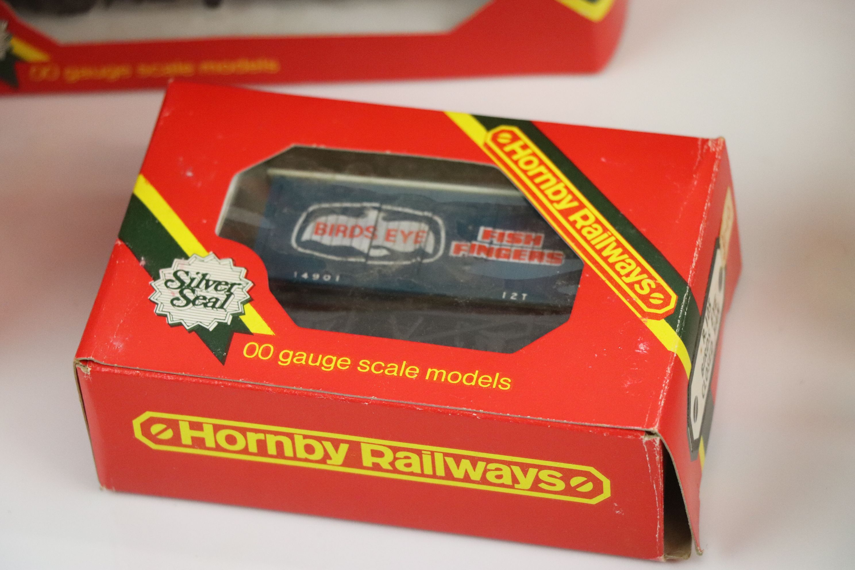 11 Boxed OO gauge items to include Hornby R002 Village Station, R26, R231, R105, R022, R011, R124, - Image 5 of 7